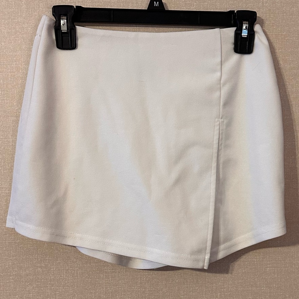 White Skort with elastic waistband